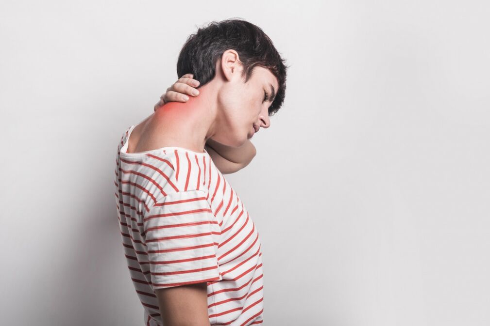 Dolor debido a la osteocondrosis de la columna cervical.